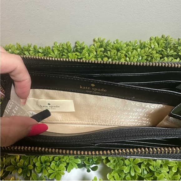 Kate Spade Black & White Striped Leather Wallet - Picture 10 of 12